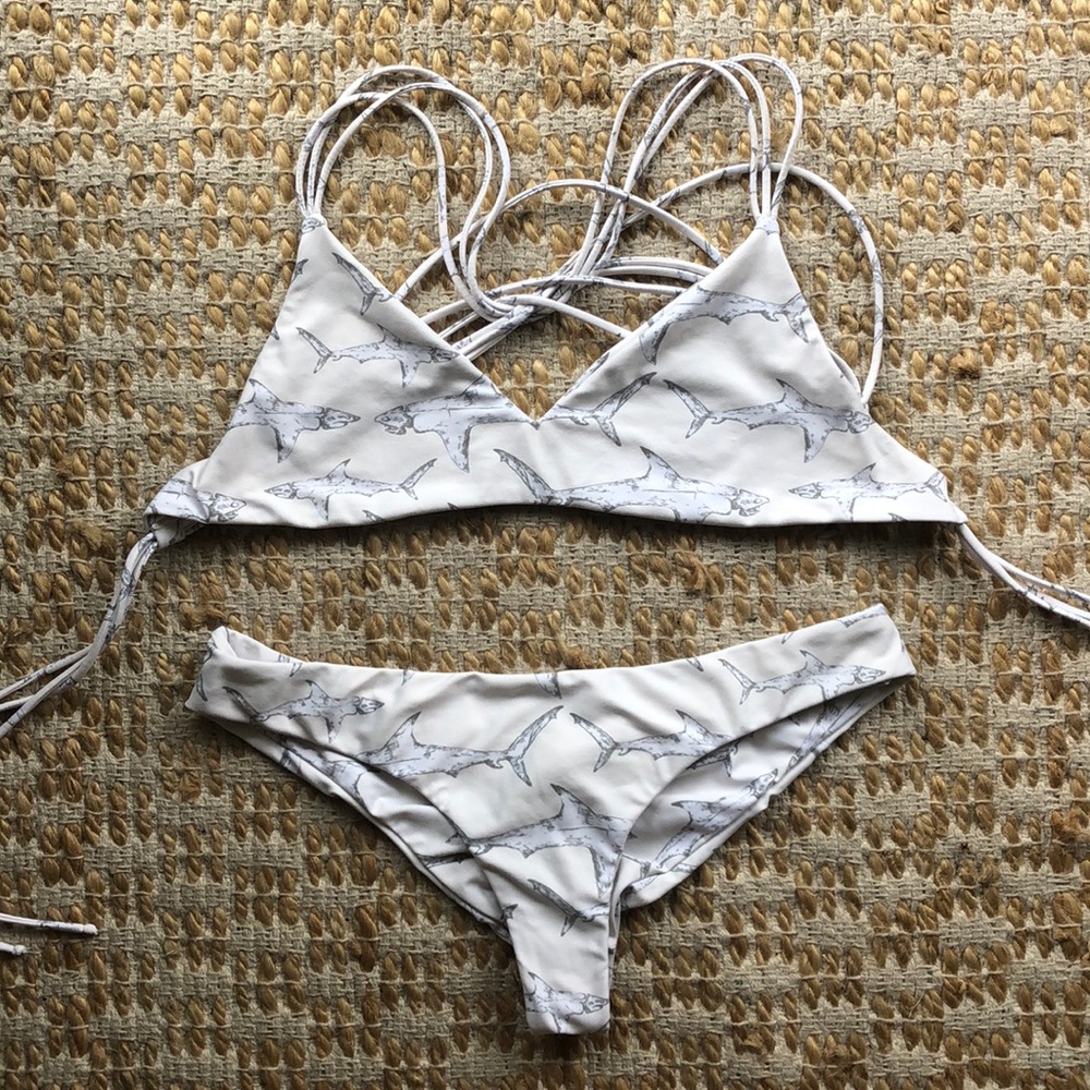 Boys and Arrows shark kini